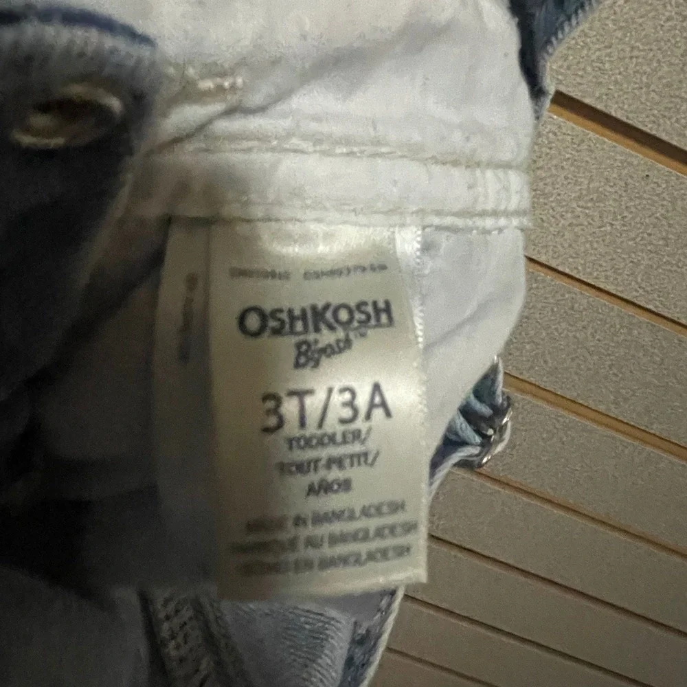 OshKosh B'gosh Toddler Girls 3T Floral Denim Shortalls Light Wash‎ Blue Overalls